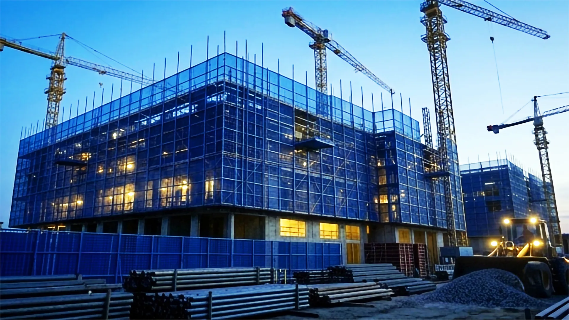 Urban building with safety mesh view